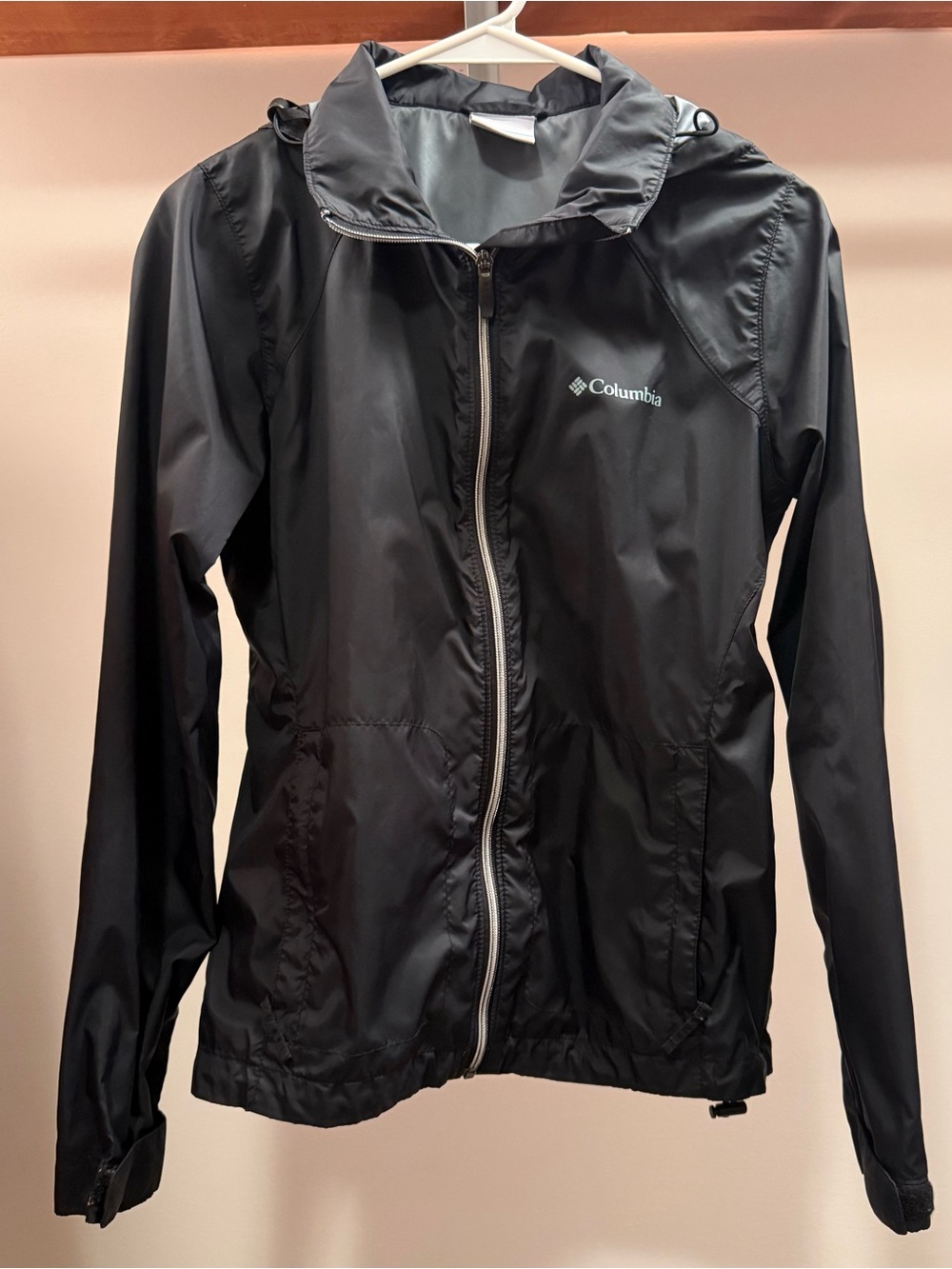 Columbia Women's Black Hooded Lightweight Jacket